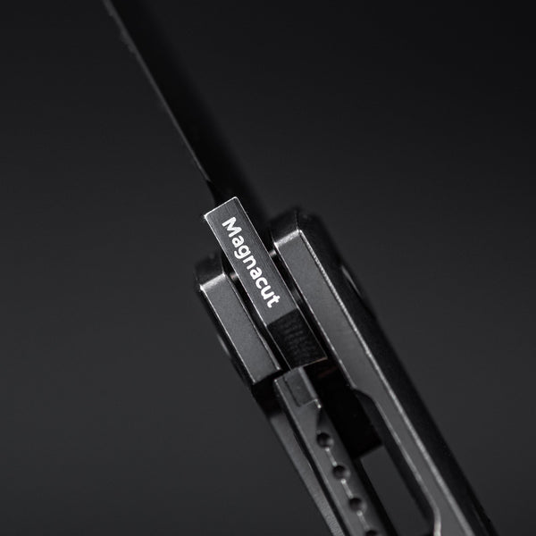 URBAN Straighthawk - Blackwashed Titanium w/ Blackwashed Magnacut - URBAN EDC®