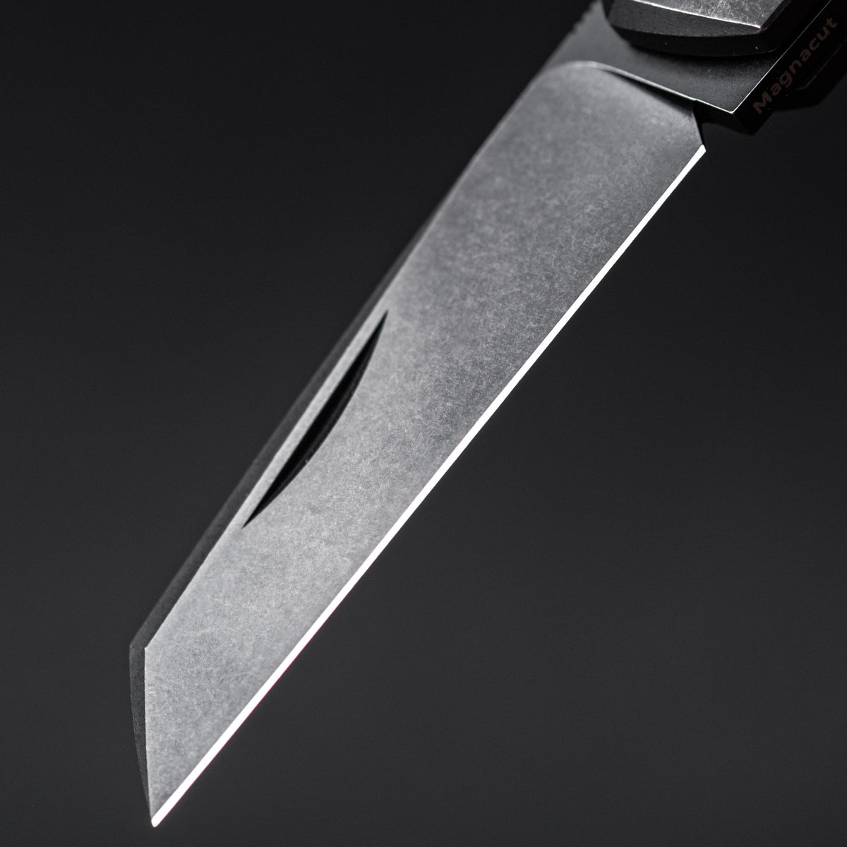 URBAN Straighthawk - Blackwashed Titanium w/ Blackwashed Magnacut - URBAN EDC®