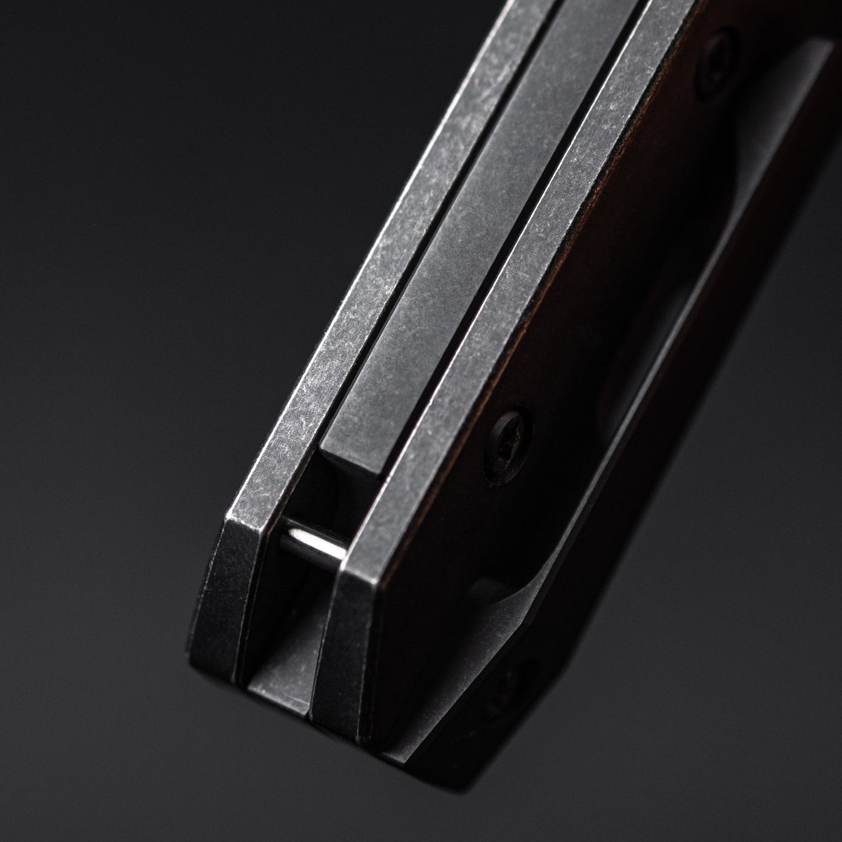 URBAN Straighthawk - Blackwashed Titanium w/ Blackwashed Magnacut - URBAN EDC®