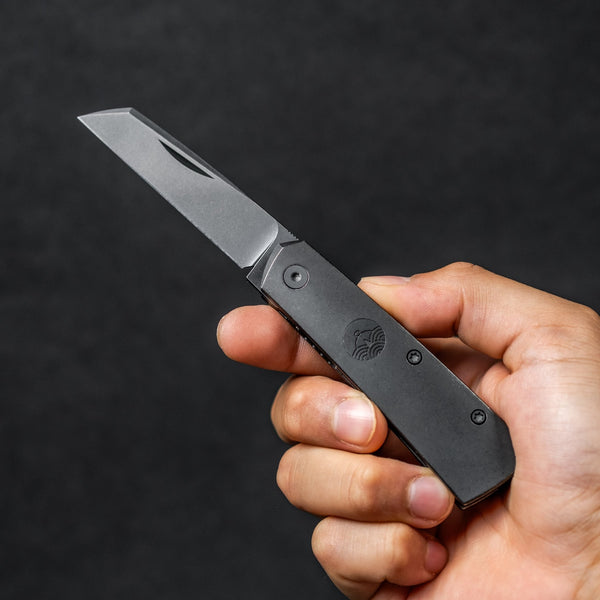 URBAN Straighthawk - Blackwashed Titanium w/ Blackwashed Magnacut - URBAN EDC®