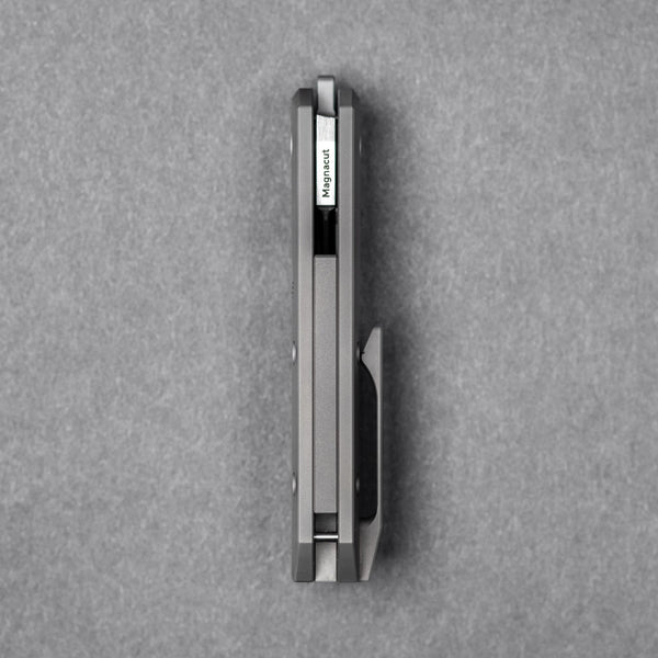 URBAN Straighthawk - Darkblasted Titanium w/ Hand - Rubbed Magnacut - URBAN EDC®
