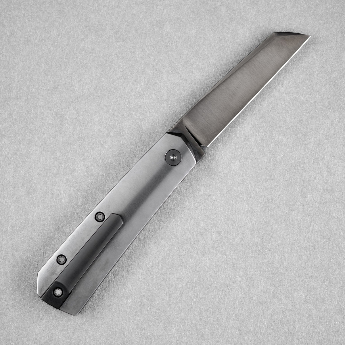 URBAN Straighthawk - Polished DLC Magnacut & Polished Zirc w/ Polished Zirc Backspacer - URBAN EDC®