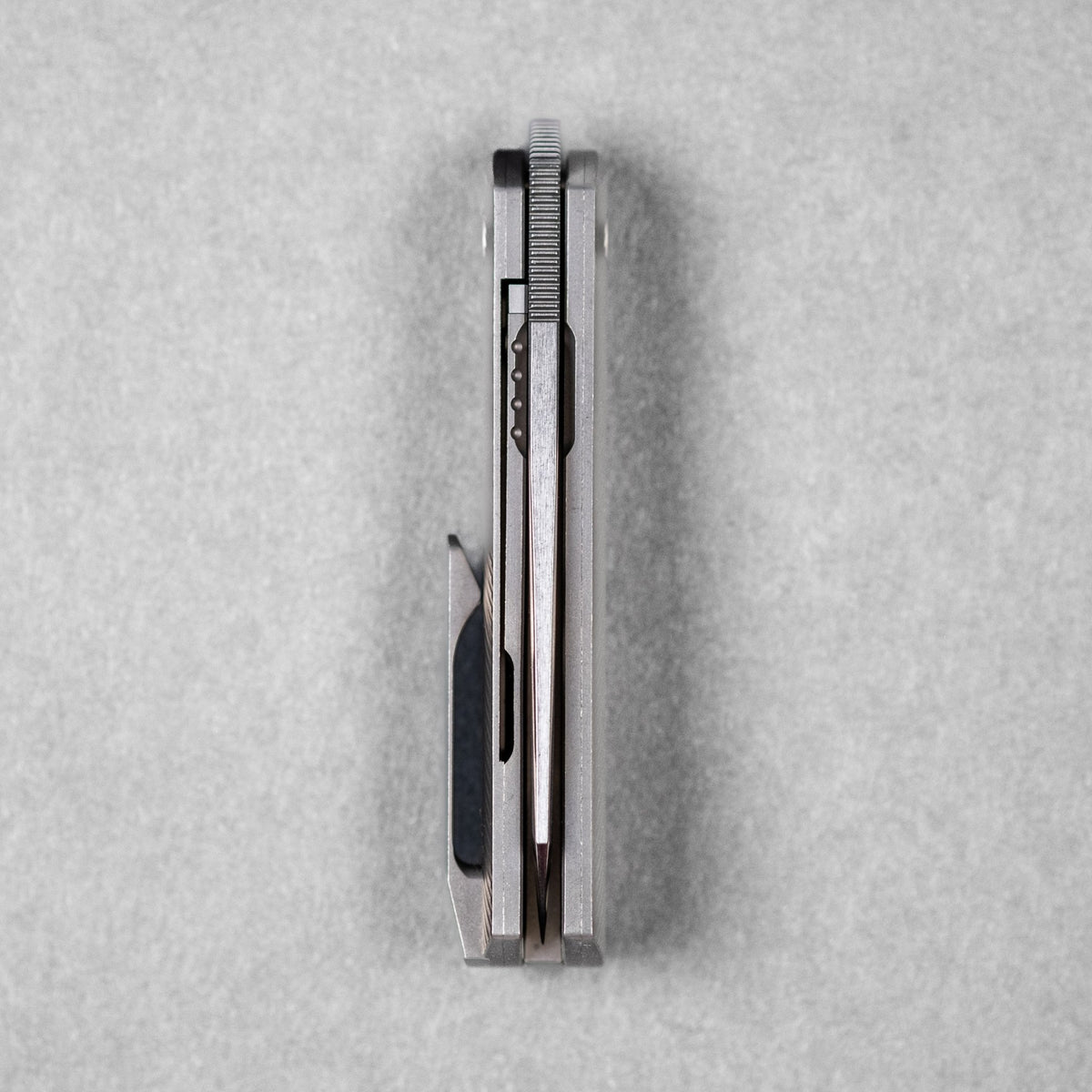 URBAN Straighthawk - Stonewashed Magnacut & Stonewashed Titanium w/ Micro Milling - URBAN EDC®