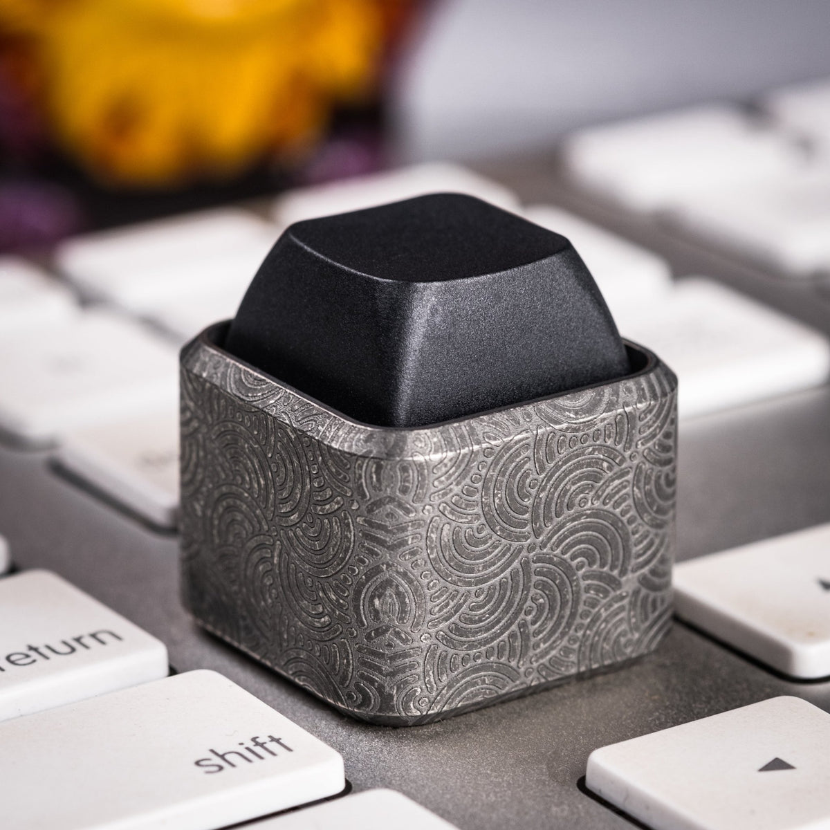 ZeroFeud x URBAN Seigaiha Keycap Fidget Clicker - Titanium - URBAN EDC®