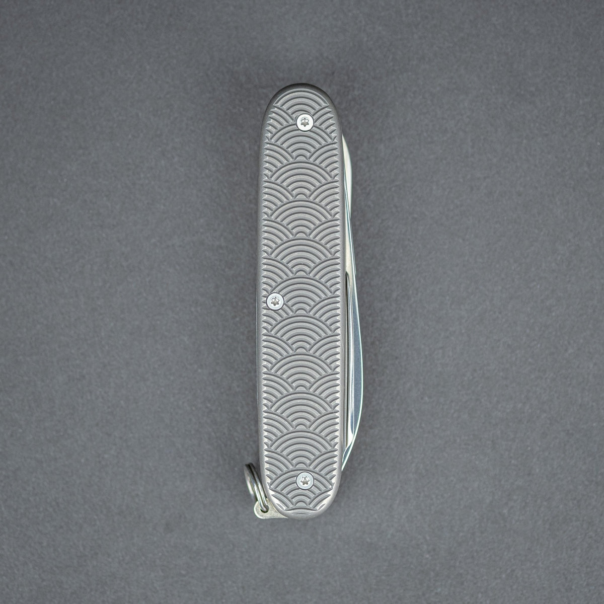 DE Custom Forge Pioneer X 93mm - Titanium Scales w/ Seigaiha Milling (Exclusive) - URBAN EDC®