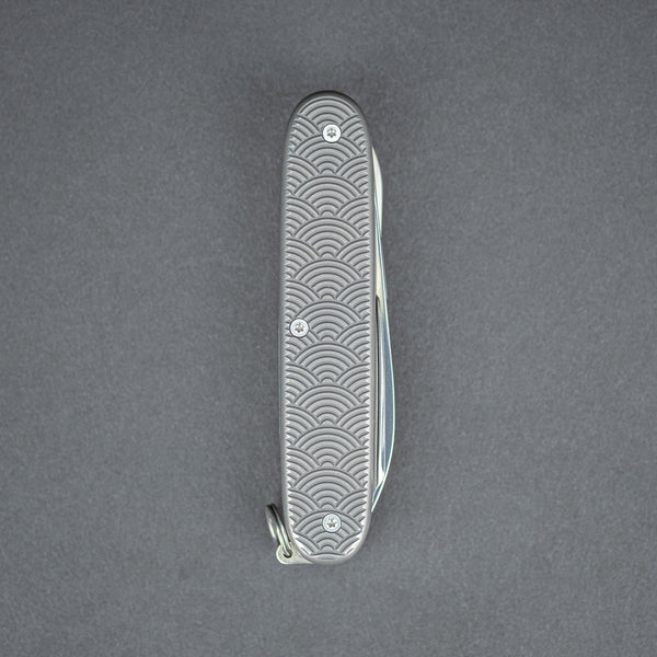 DE Custom Forge Pioneer X 93mm - Titanium Scales w/ Seigaiha Milling (Exclusive) - URBAN EDC®