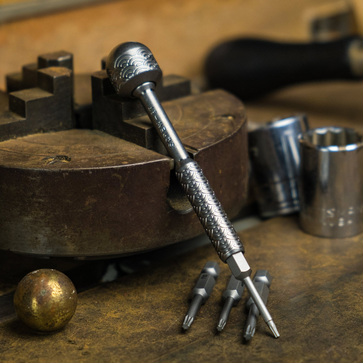 Fellhoelter Screw - It Seigaiha - Titanium (Exclusive) - URBAN EDC®