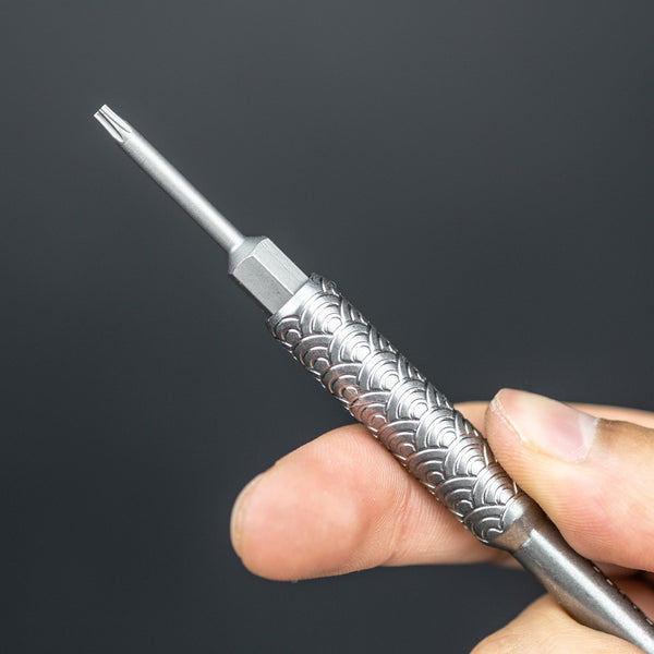 Fellhoelter Screw - It Seigaiha - Titanium (Exclusive) - URBAN EDC®