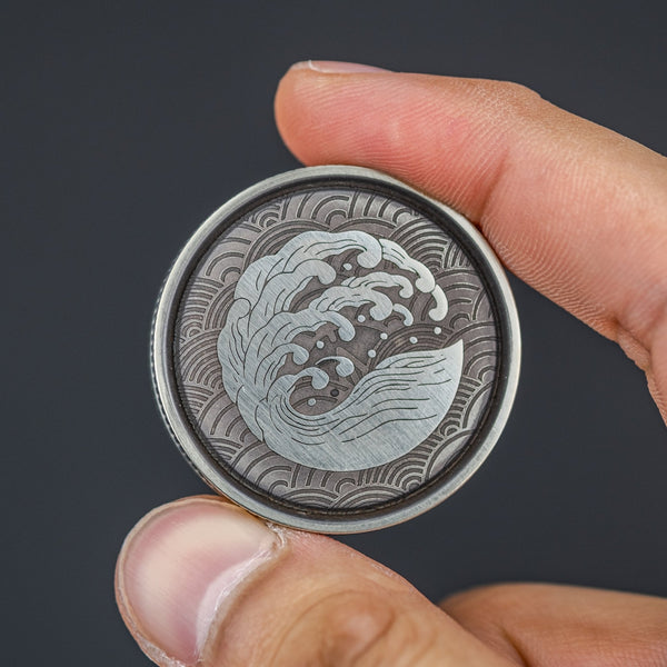 Umburry Mid - Size Haptic Coin - Compass & Wave Engraving (Exclusive) - URBAN EDC®