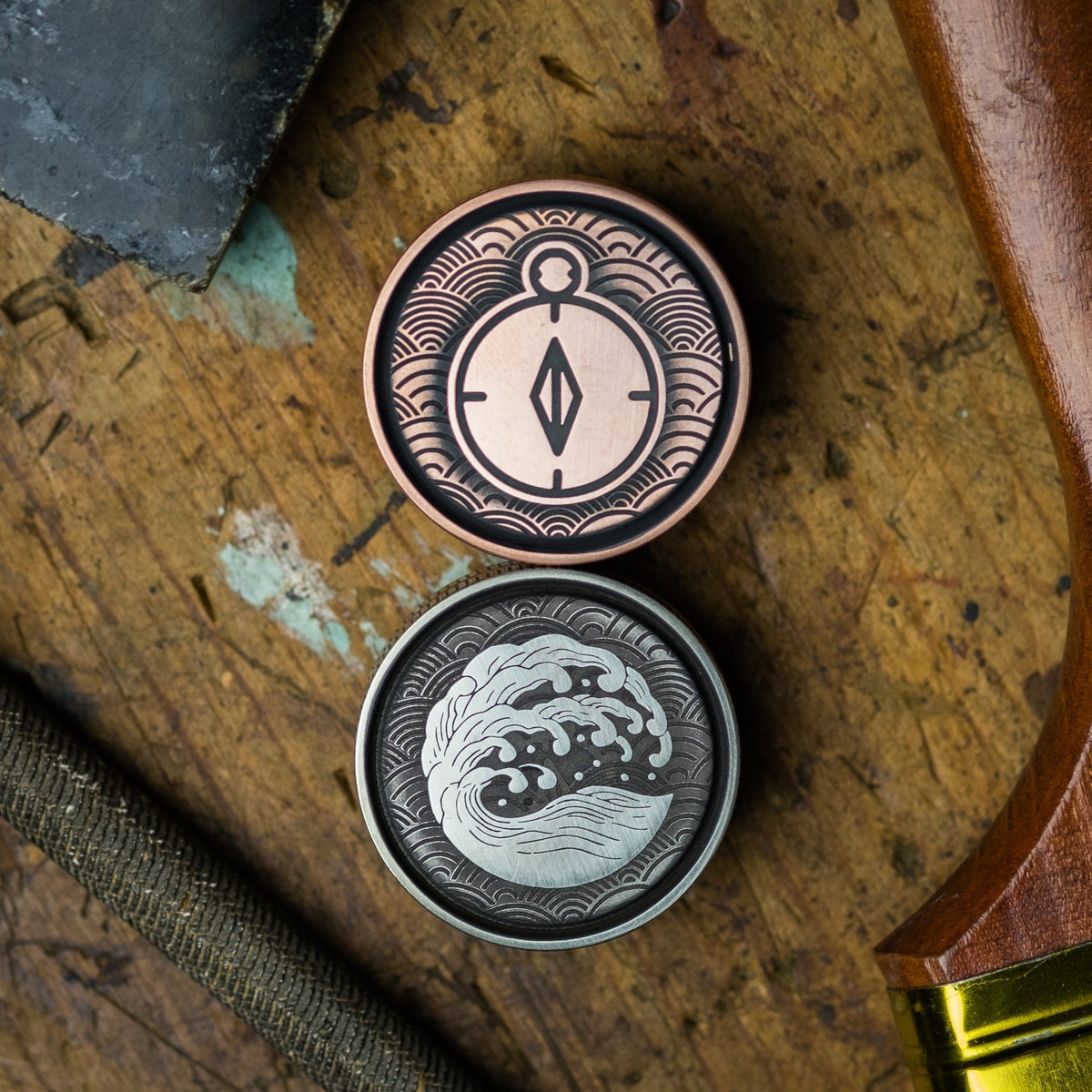 Umburry Mid - Size Haptic Coin - Compass & Wave Engraving (Exclusive) - URBAN EDC®