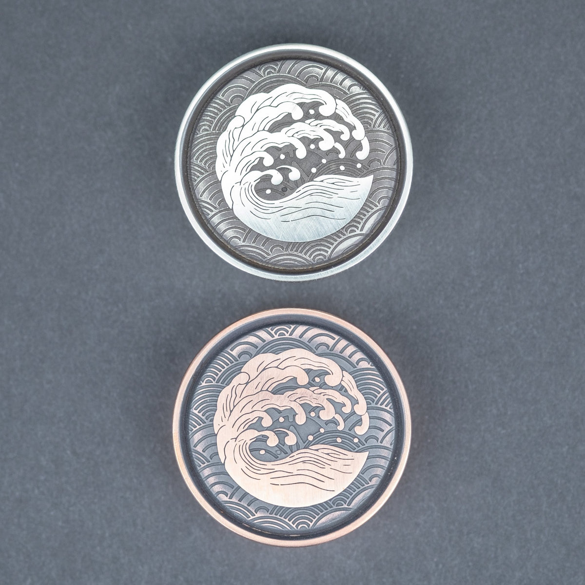 Umburry Mid - Size Haptic Coin - Compass & Wave Engraving (Exclusive) - URBAN EDC®