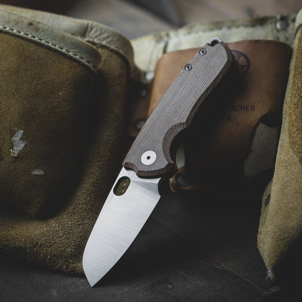 URBAN F5.5 - Brown Micarta & Satin Magnacut - URBAN EDC®
