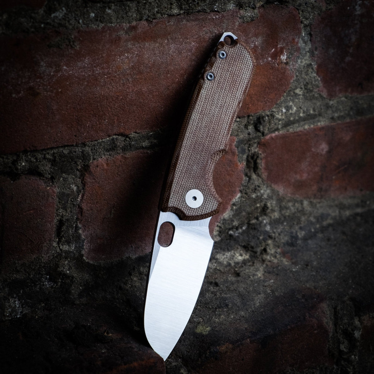 URBAN F5.5 - Brown Micarta & Satin Magnacut - URBAN EDC®