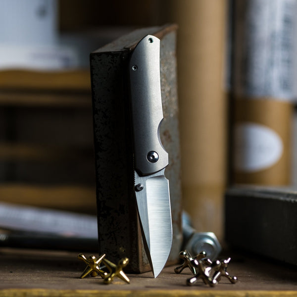 URBAN Micro Shrike - M390 - URBAN EDC®