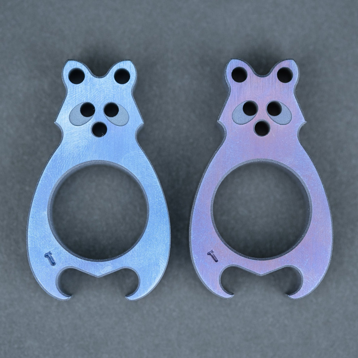 VoxDesign 3/8" Tiny 'Gus' Raccoon - Titanium - URBAN EDC®
